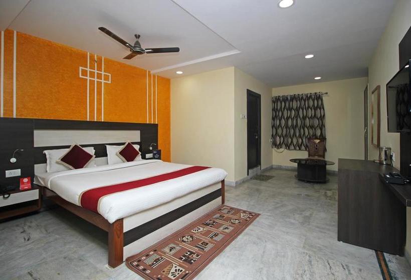 Hotel Oyo 3212 The Altira 4