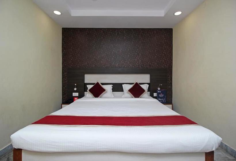 Hotel Oyo 3212 The Altira 6