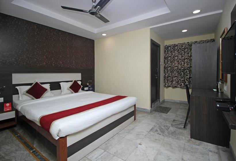 Hotel Oyo 3212 The Altira 7