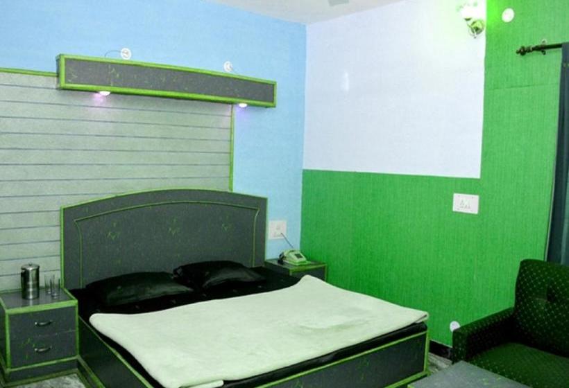 Kasauli Hotel Puri 12