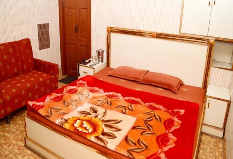 Kasauli Hotel Puri 8