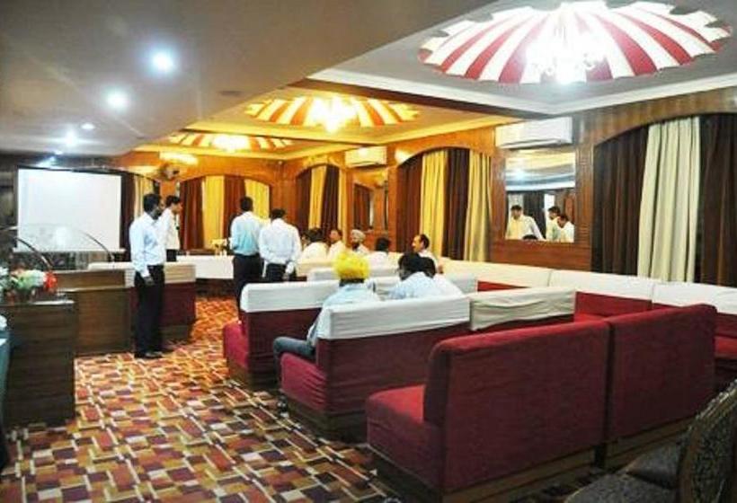 Hotel Amsun Pride 13