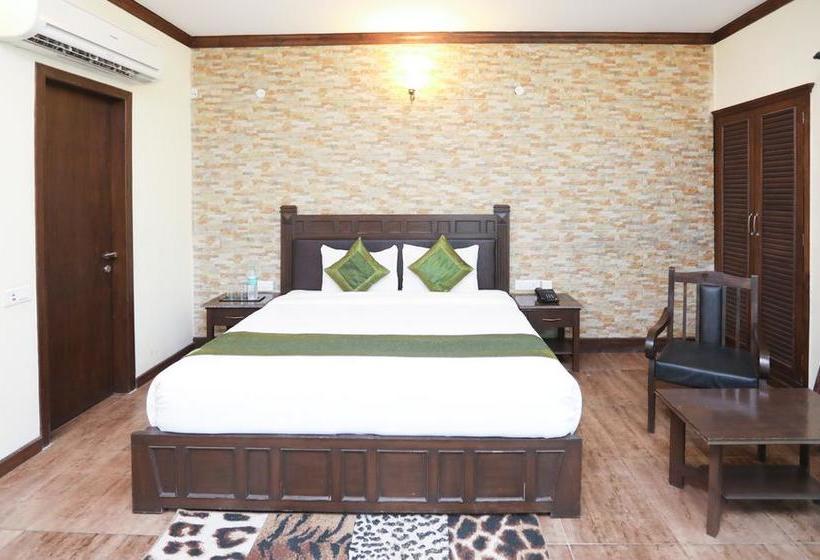 Resort Treebo Tuskar S 14