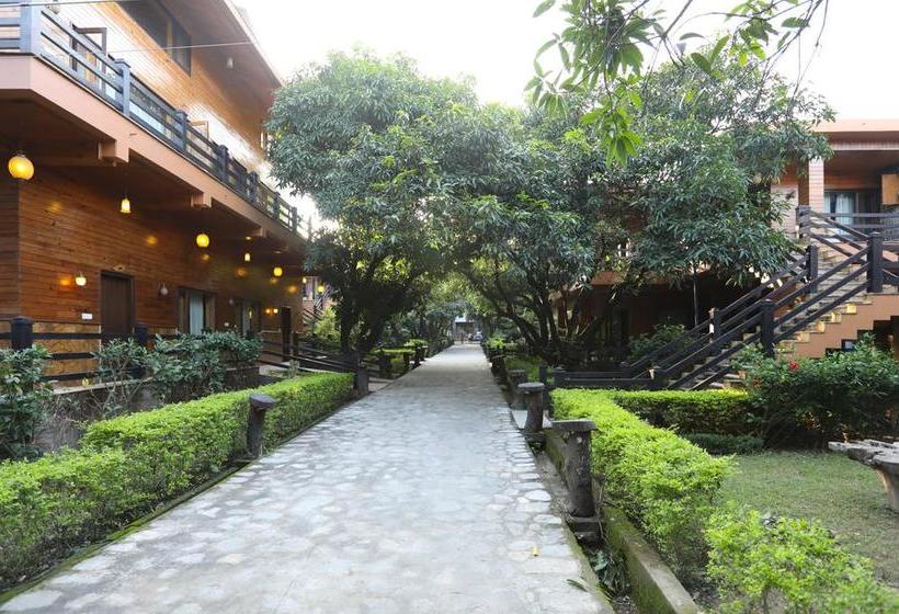 Resort Treebo Tuskar S 18