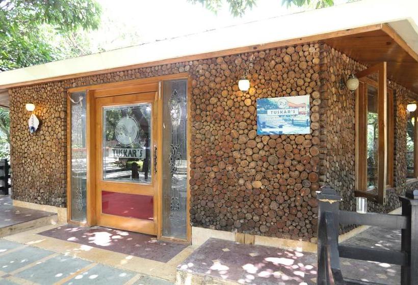 Resort Treebo Tuskar S 19