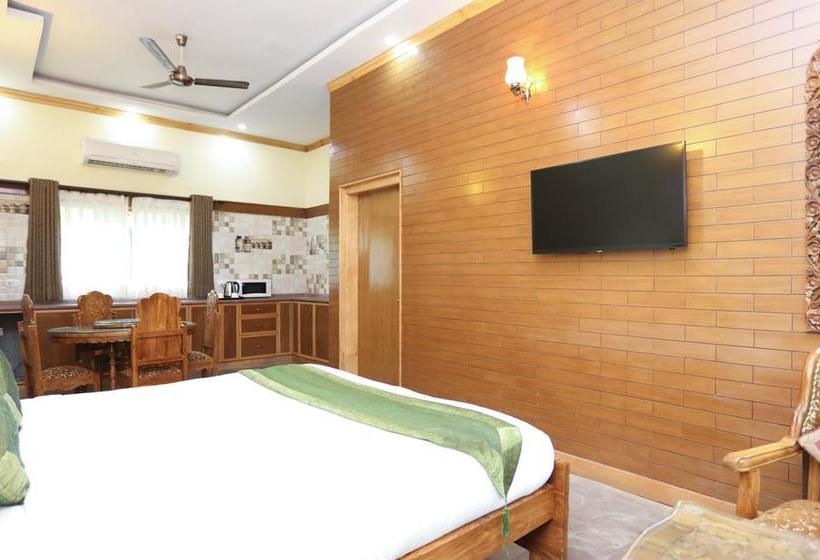 Resort Treebo Tuskar S 4