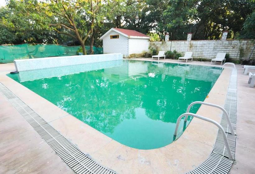 Resort Treebo Tuskar S 6