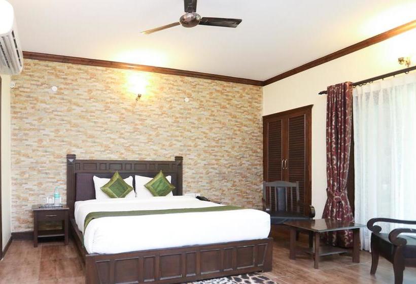 Resort Treebo Tuskar S 8