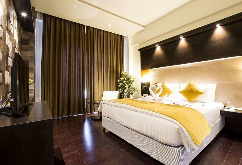 Hotel Citrus Chinchwad Pune 9