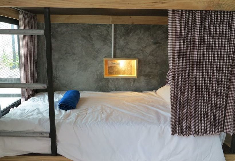 Chillhub Hostel Phuket