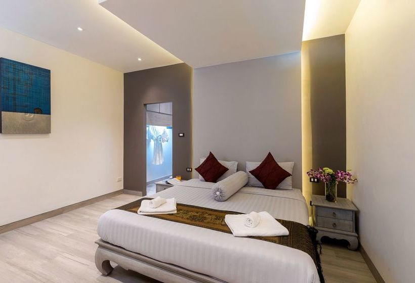 Karon Beach Pool Villas 11