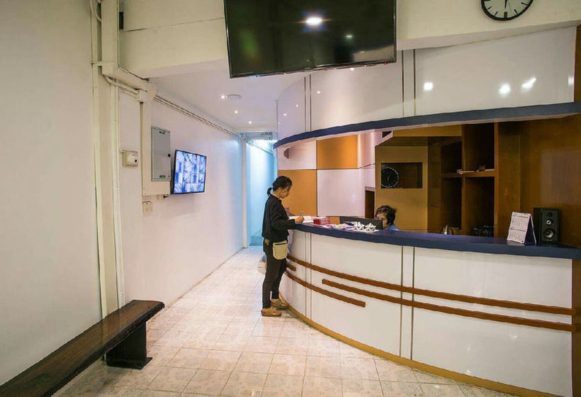 The Port Hostel By Suwatchai 1