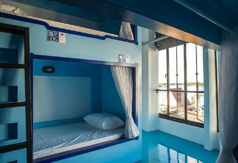 The Port Hostel By Suwatchai 15
