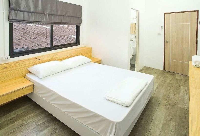 The Port Hostel By Suwatchai 17