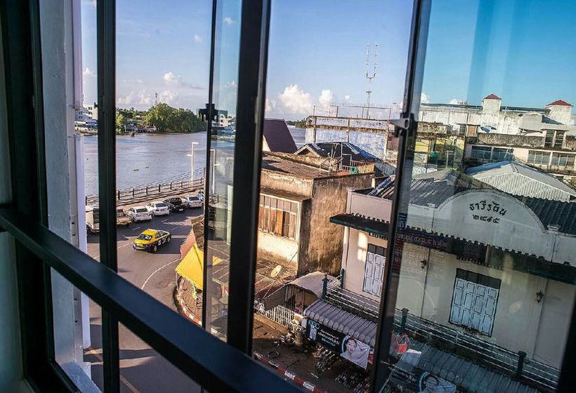 The Port Hostel By Suwatchai 20