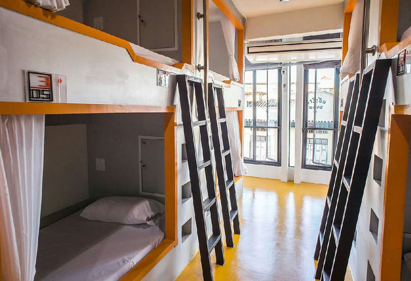 The Port Hostel By Suwatchai 3