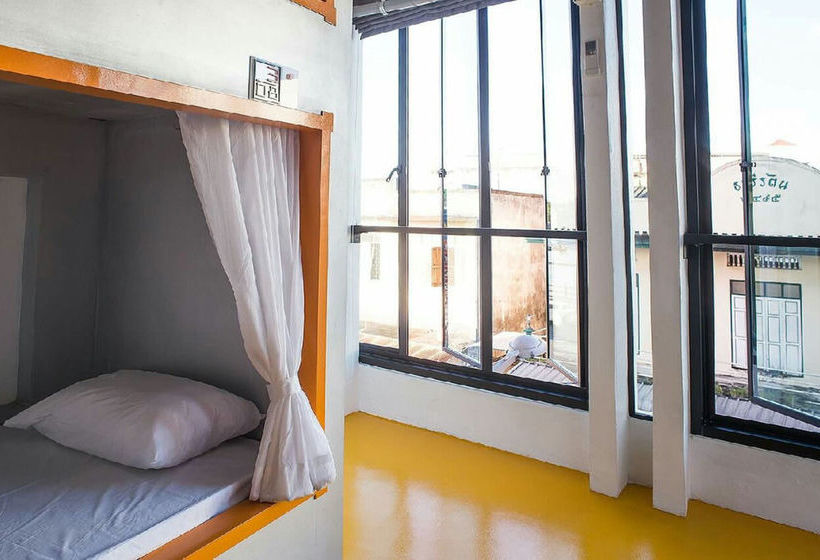 The Port Hostel By Suwatchai 4