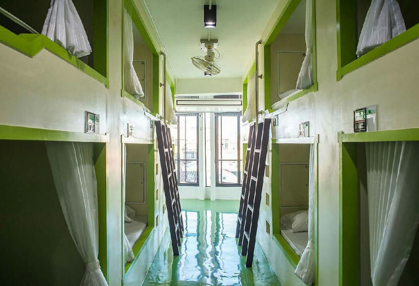 The Port Hostel By Suwatchai 5