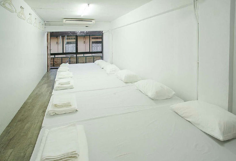 The Port Hostel By Suwatchai 8