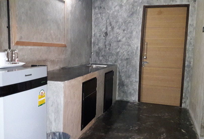 Pension Sabaidee Beach Rayong 10