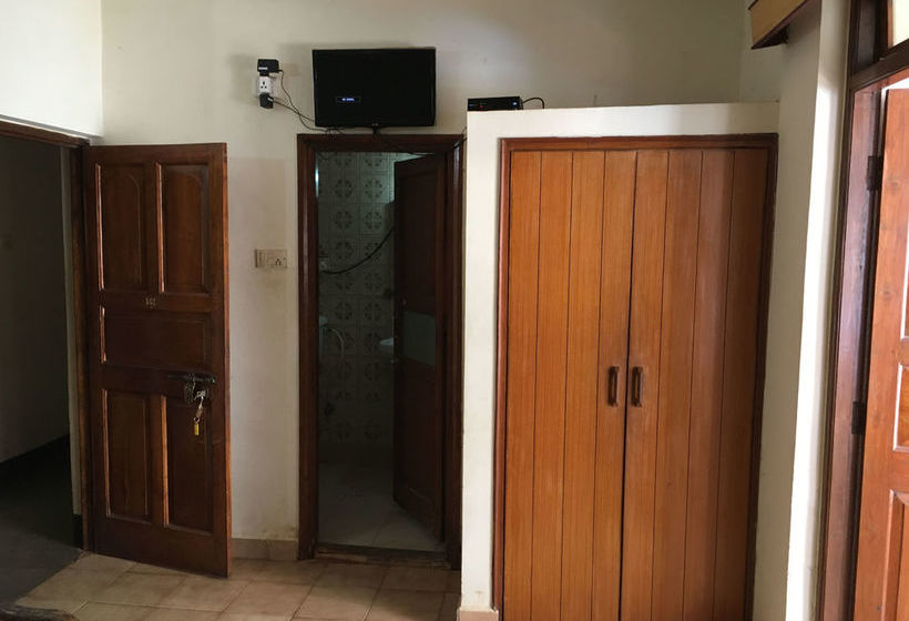 Hotel Crossroad Inn Goa
