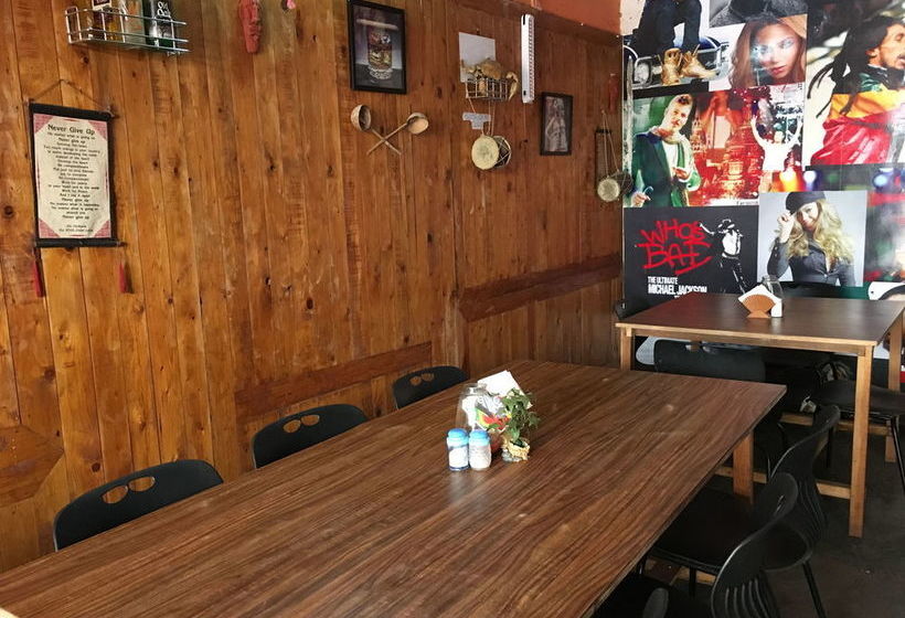 Hotel Crossroad Inn 12