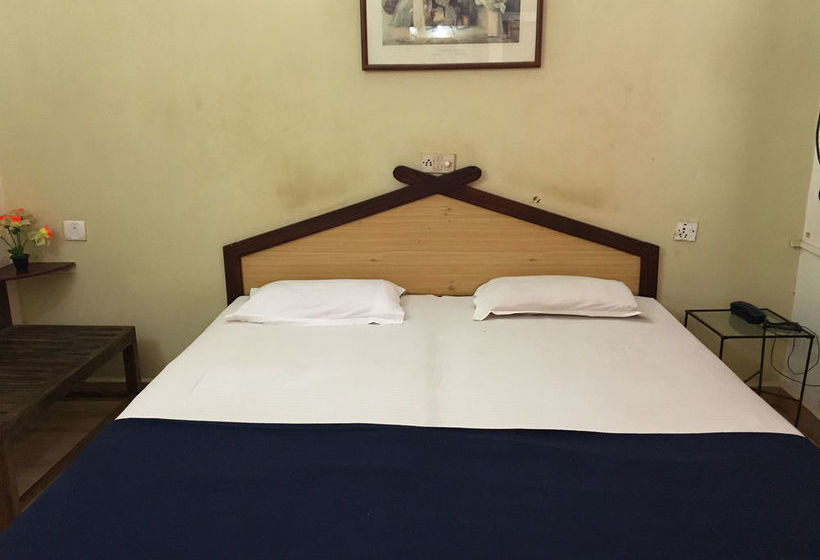 Hotel Crossroad Inn 4