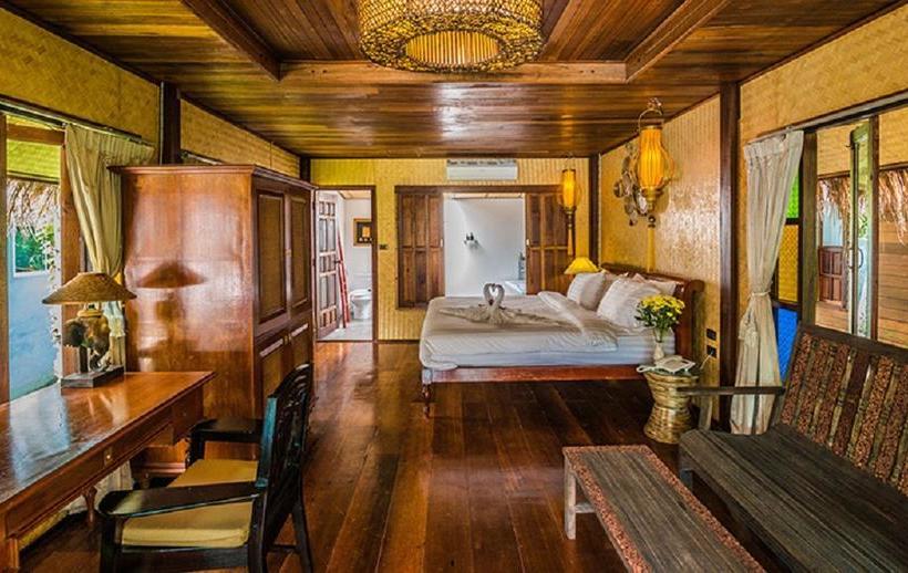 Hotel Bora Bora Villa Phuket 4