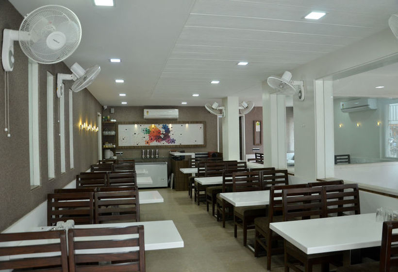 Hotel Lalajis Executive 11