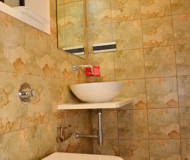 Hotel Lalajis Executive 16