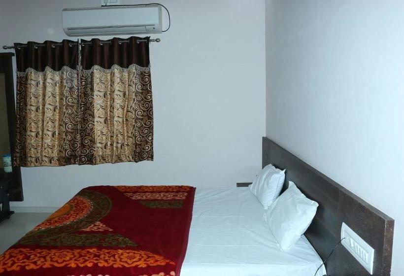 Hotel Shree Nath 10