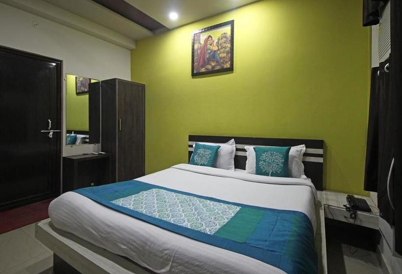 Hotel Oyo 7773 Simran Palace 13