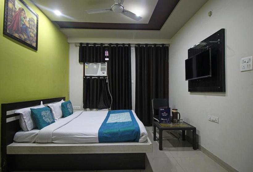 Hotel Oyo 7773 Simran Palace 9