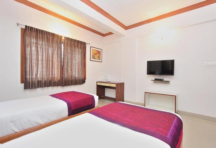 Hotel Oyo 4290 Sanctum City Living 3