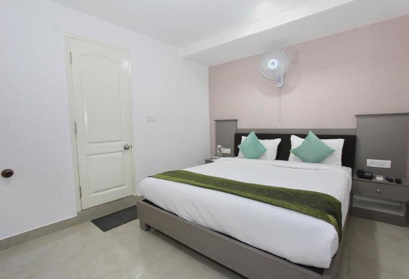 Hotel Oyo 4290 Sanctum City Living 4