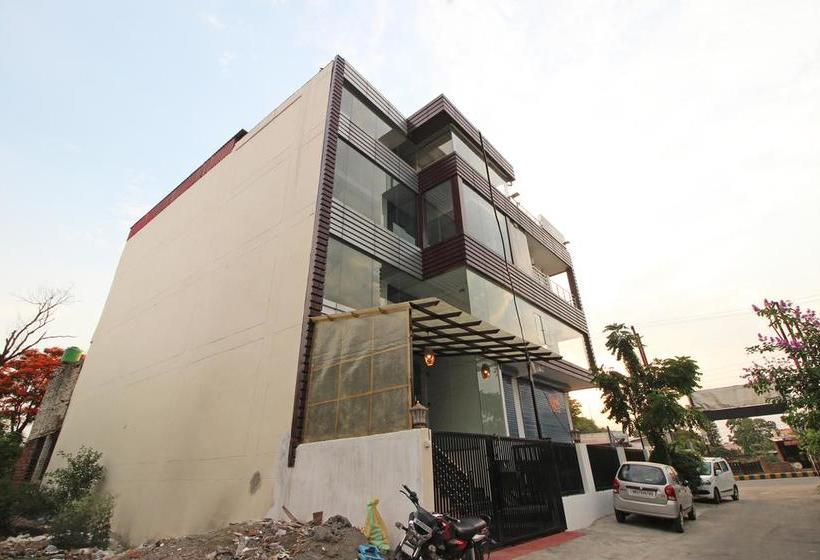 Hotel Oyo 8982 Surya Residency 1