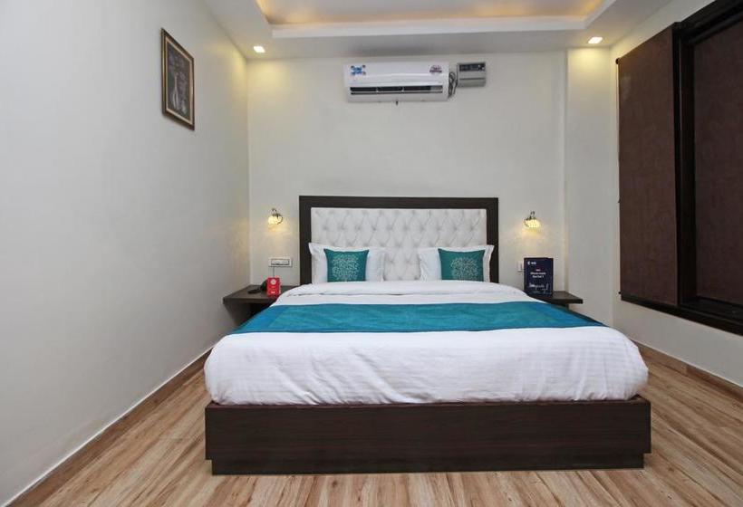 Hotel Oyo 8982 Surya Residency 4