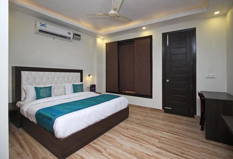 Hotel Oyo 8982 Surya Residency 6