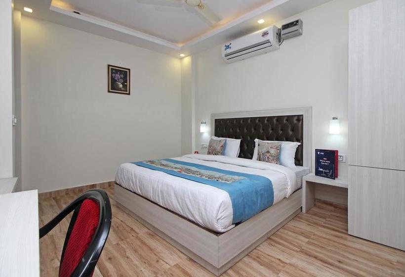 Hotel Oyo 8982 Surya Residency 9