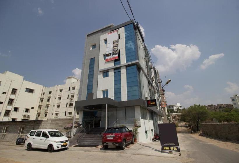 Hotel Oyo 8941 Golden Leaves 1