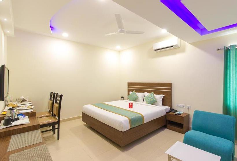 Hotel Oyo 8941 Golden Leaves 10