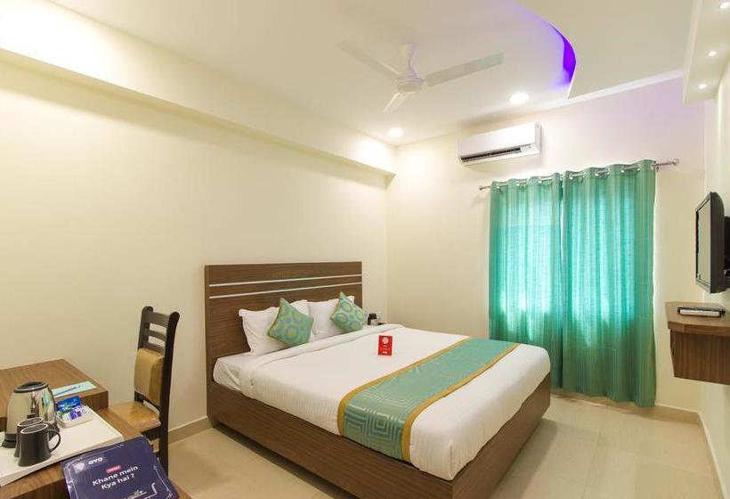 Hotel Oyo 8941 Golden Leaves 16