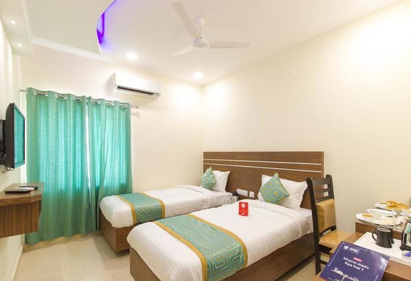 Hotel Oyo 8941 Golden Leaves 18