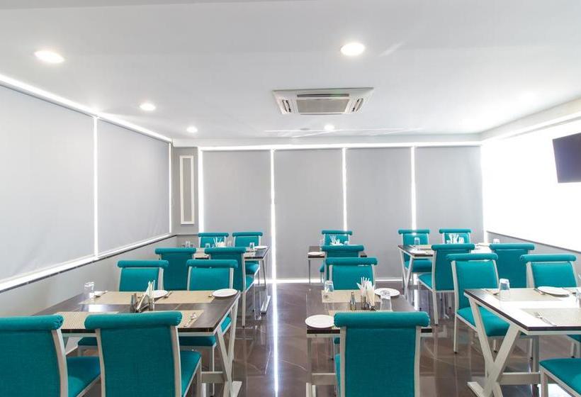 Hotel Oyo 8941 Golden Leaves 6