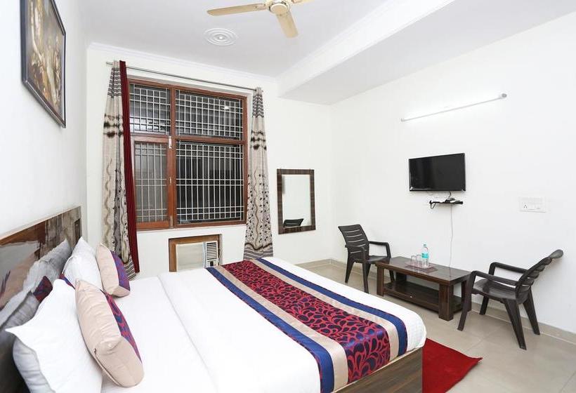 Hotel Oyo 8910 Celeste Inn 10