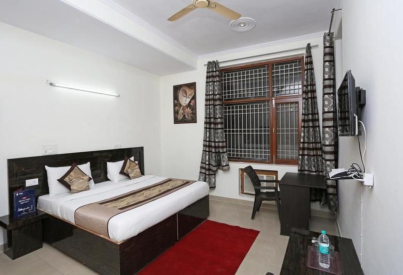 Hotel Oyo 8910 Celeste Inn 15