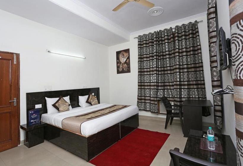 Hotel Oyo 8910 Celeste Inn 5