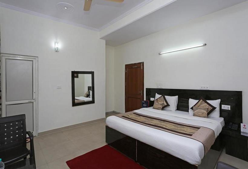 Hotel Oyo 8910 Celeste Inn 6