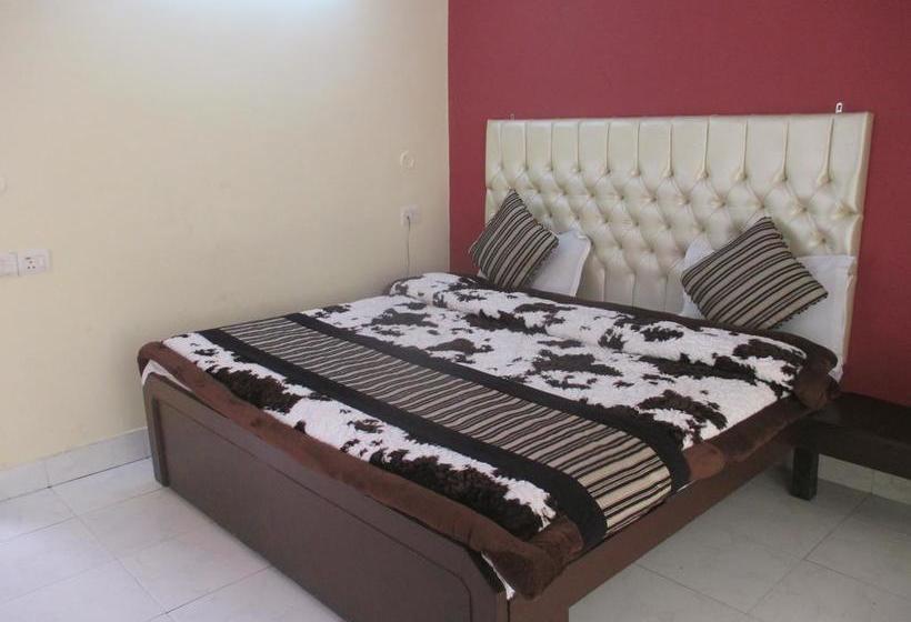 Hotel Knaukin House 2