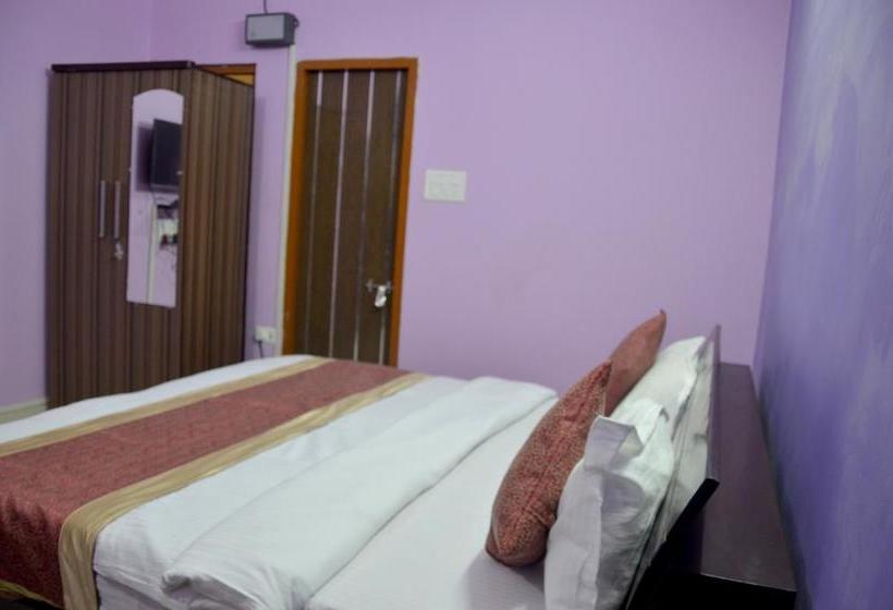 Hotel Oyo 7441 Impact Associates 10